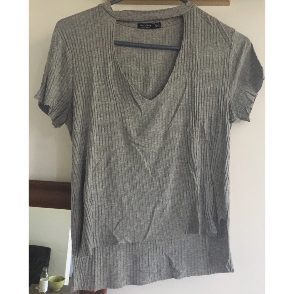 V-neck / Choquer Grey Top